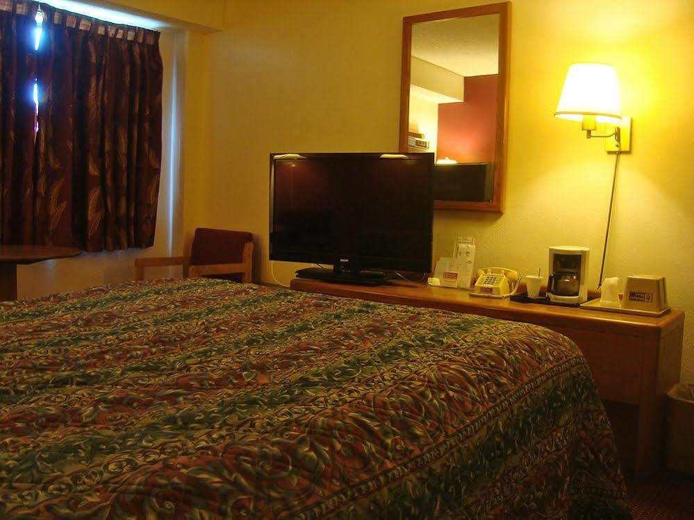 Amerivu Inn & Suites-Avon Eksteriør billede