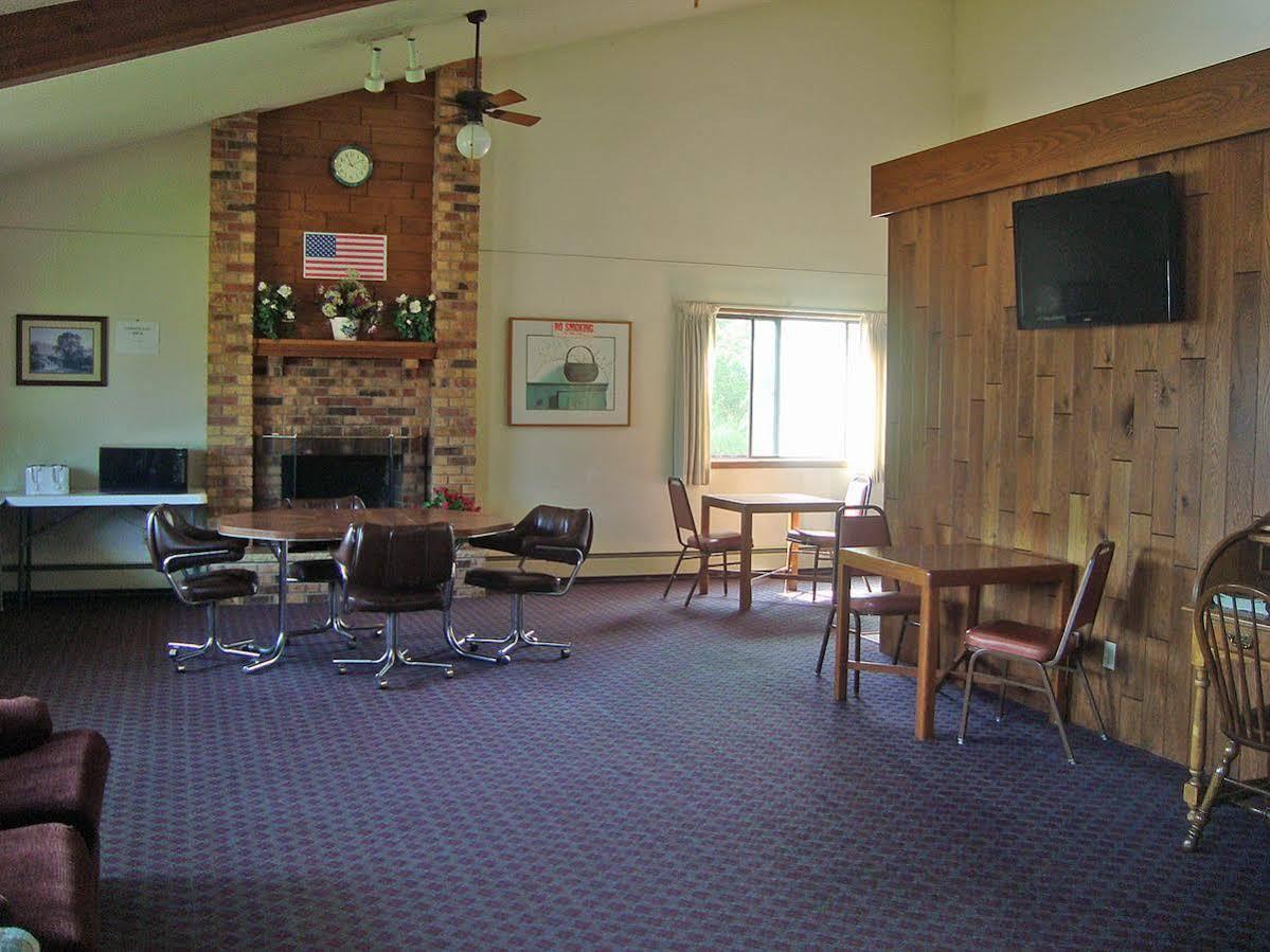 Amerivu Inn & Suites-Avon Eksteriør billede
